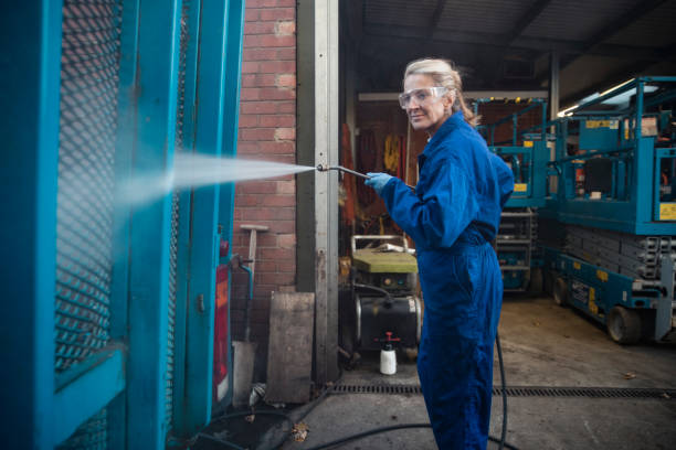 Best Factory Floor Cleaning  in Campbell, FL