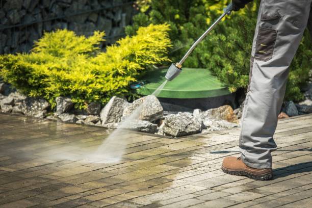 Best Restaurant Pressure Washing  in Campbell, FL